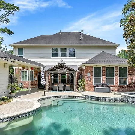 Villa Taupewood Pl